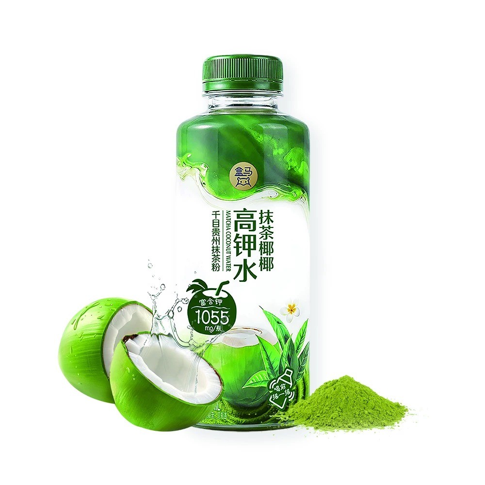 코코넛워터와 말차 가루 단 두 가지로 끝낸 배합. 상세 페이지 어디에도 붓기라는 단어는 없다